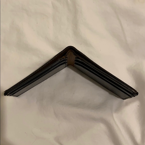 Club Monaco bi-fold wallet. - Picture 4 of 6